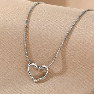 Niche Hollow Heart Necklace