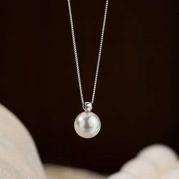 Pure Silver Pearl Light Luxury Necklace